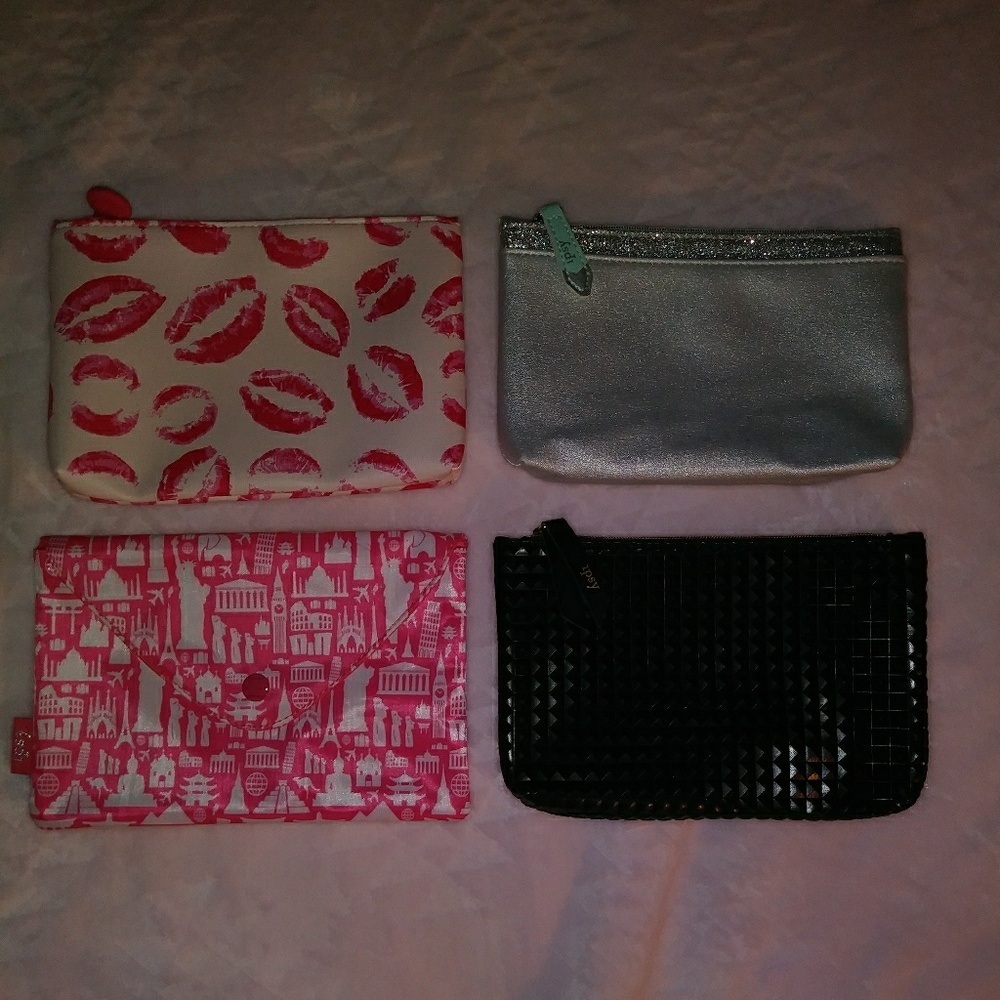 🌹🌷Sale 2 for $20 IPSY glam bags ---Bags only